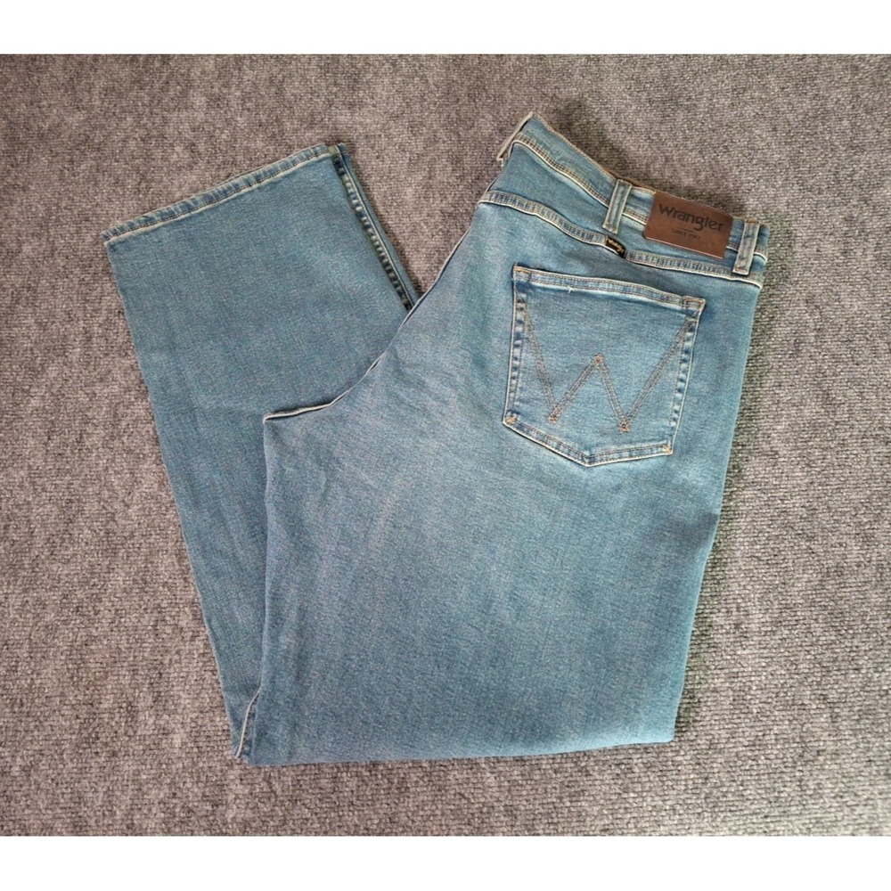 Wrangler Relaxed Fit Stretch Blue Jeans Mens 40x32 Medium Wash Denim New